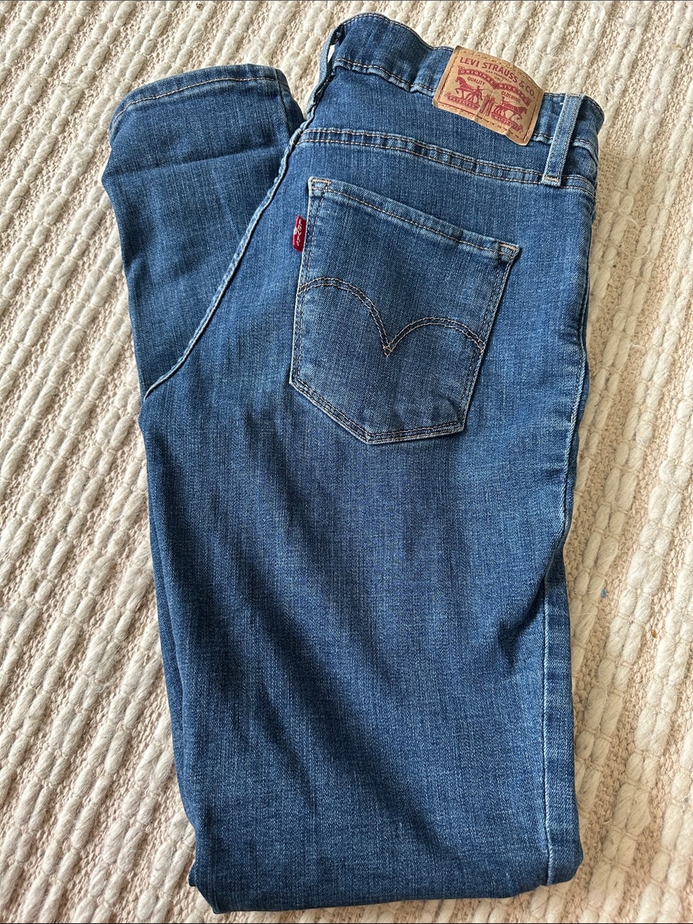 Levi's women’s Straight Jeans in Medium Blue Denim